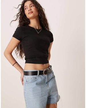 Gina Tricot Top De Manga Corta Y Corte Slim De - Negro