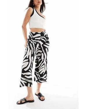 New Look New Look Cropped Wide Leg Trousers - White