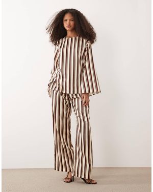 Iyal Pantalon d'ensemble ample en satin à rayures - marron - Blanc