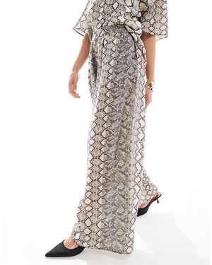 Object Soepele Broek Met Wijde Pijpen En Slangenprint, Deel Van Co-Ord Set - Grijs