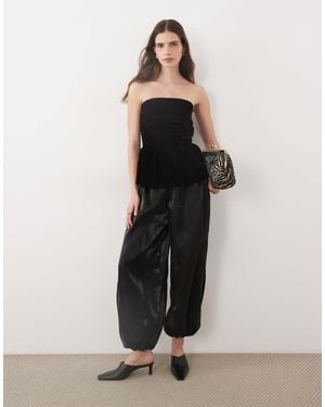 ASOS Combinaison bandeau en velours avec pantalon ballon en mousseline - Noir