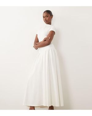 Kaiia Vestido Largo Exclusivo De Cuello Alto, Manga Corta, Corte Fit And Flare, Con Detalle De Basque Y Cintura Caída - Blanco