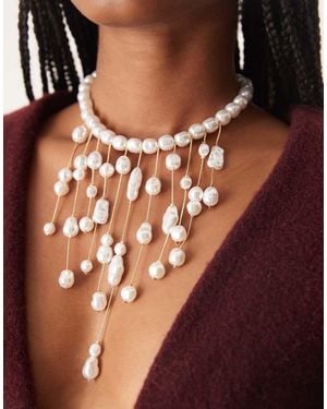 ASOS Collana Corta Dorata Con Perle Sintetiche A Cascata - Marrone