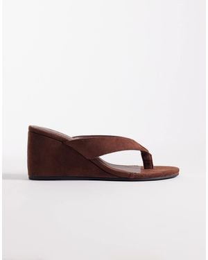 SEQWL Wide Fit Ines Thong Wedge Sandal - Brown