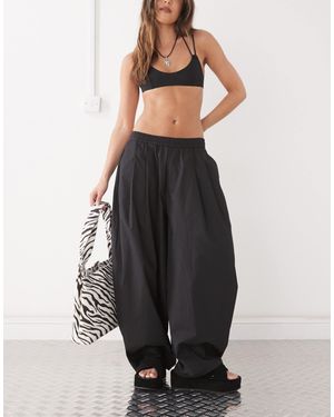 Collusion Balloon Leg Pants - Black