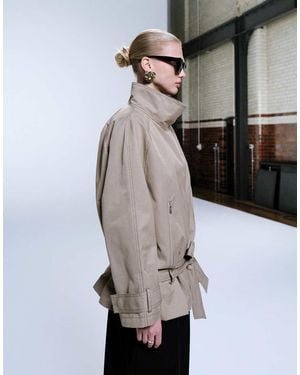 ASOS Gabardina Midi Con Cinturón Bajo De -Neutro
