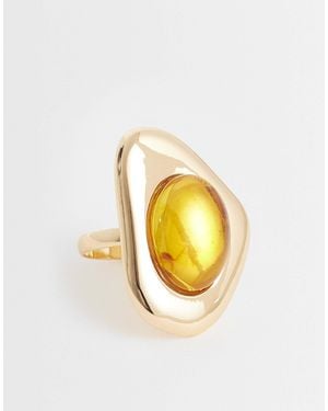 ASOS – farbener ring mit bernsteinfarbenem, eingefasstem schmuckstein - Mettallic