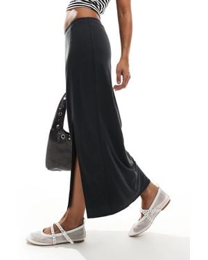 Monki – superweicher midirock aus jersey mit elastischer falte - Schwarz