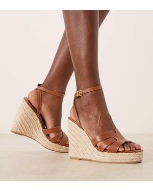 Glamorous Espadrille Wedge-heeled Sandals - Brown