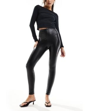 Commando 7/8 Faux Leather Leggings With Smoothing Waist - Black