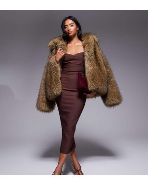 Vesper Petite Vestido Semilargo Marrón Con Escote Corazón Y Parte Delantera Fruncida De Bengalina De