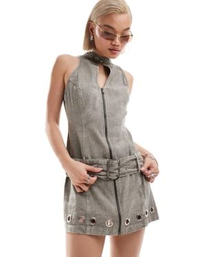 Collusion – motocross-minikleid aus grauem twill mit ösendetail