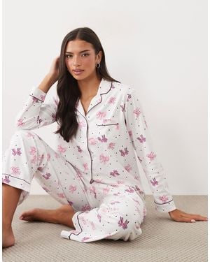 Boux Avenue Ensemble pyjama chemise à manches longues à col tailleur et pantalon dans un sac, imprimé nœuds et pois - Multicolore
