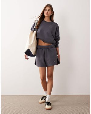adidas Originals Three Stripes Studios Jersey Shorts - Natural
