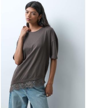 Noisy May Asym Lace Hem T-shirt - Grey