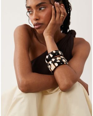 ASOS Pack Of 2 Resin Bangles With Abstract Animal Print - Brown