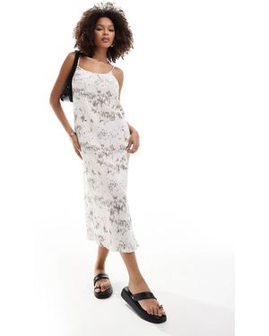 New Look Plisse Strappy Midi Dress - White