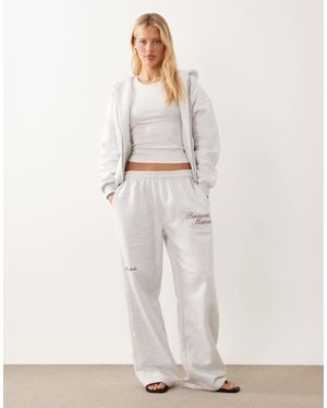 Six Stories 'romantic Material' Jersey Straight Leg Sweatpants - White