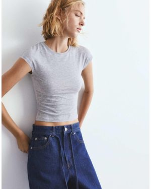 Pull&Bear – figurbetontes t-shirt - Blau