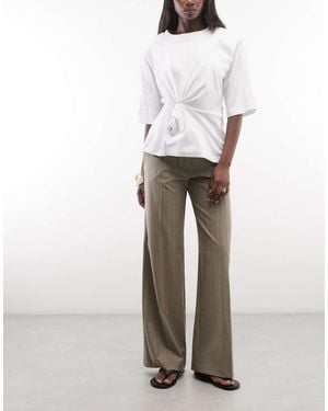 Monki Pantalones De Sastre Color Topo Con Raya Diplomática Toucan De -Neutro - Blanco