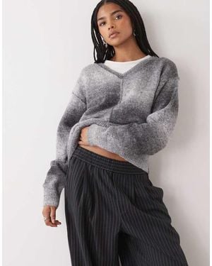 Weekday Jersey Gris Jaspeado Con Cuello De Pico De Punto De Hilos Mezclados De