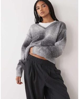 Weekday Jersey Gris Jaspeado Con Cuello De Pico De Punto De Hilos Mezclados De