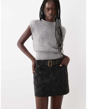 New Look Minifalda Evasé De Ante Sintético Negra Con Cinturón - Gris