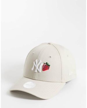 KTZ Ny Yankees Womens 9forty Cap With Strawberry Embriodery - White
