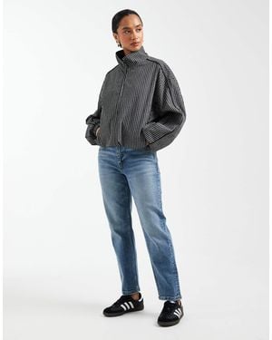 ASOS Asos Design Petite Slim Fit Mom Jeans - Blue