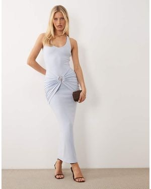 Ruched & Ready Maxi Jurk Met Halternek, Lage Ronde Hals En Aangerimpelde Taille Met Metalen Hardware - Wit
