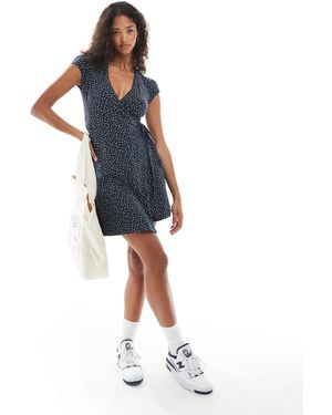Superdry – athletic essentials – wickelkleid - Blau