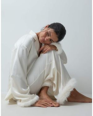 Gina Tricot Pantalón De Pijama De Conjunto Con Ribete De Pelo Sintético En Blanco Roto - Gris