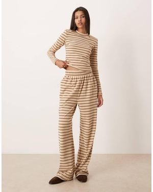 Wanderdoll Pantalones Color Crema A Rayas De Pernera Ancha De Tejido Grueso De Punto Liso Premium Frankie De (Parte De Un Conjunto) - Neutro
