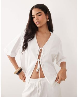 Kaiia Exclusive Linen Blend Tie Front Scallop Edge Top - White