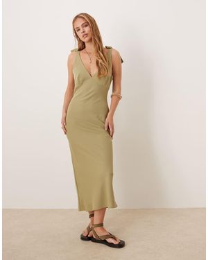 Pretty Lavish Piper Crepe Bow Shoulder Midaxi Dress - Natural