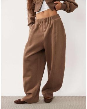Wanderdoll Conjunto Jogger De Pernera Barrel En Mezcla De Algodón Premium Con Detalle De Botones Delanteros - Marrón