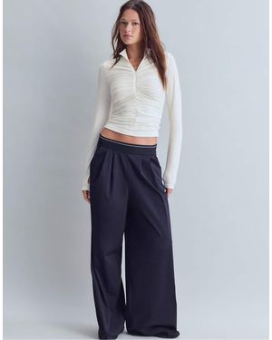 Stradivarius Aansluitende Top Met Plooien En Rits - Blauw