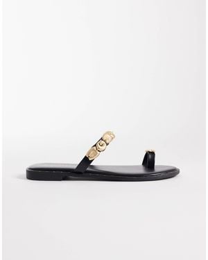 Glamorous Flat Sandals With Gold Shells - White