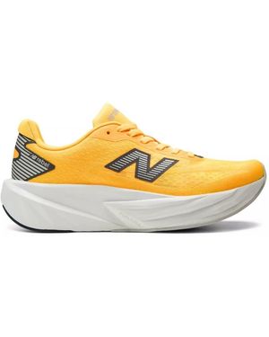 New Balance Fuelcell Rebel V5 Sneakers - Geel