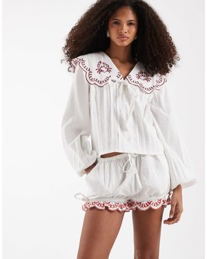 Neon Rose Short d'ensemble style bloomer à bords volantés et détail noué - Blanc