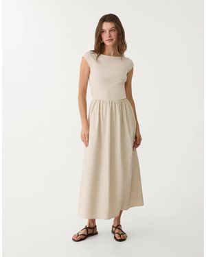 Stradivarius Robe mi-longue contrastante - taupe - Neutre