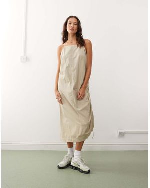 Collusion Vestito Con Spalline Sottili Midi Color Pietra Slavato Multitasche - Neutro