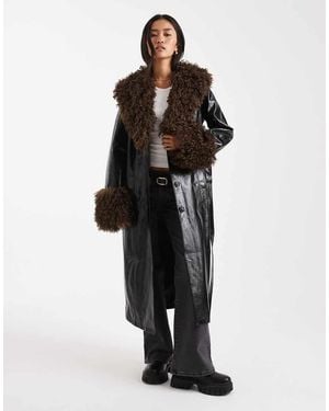 Miss Selfridge Gabardina Negra De Vinilo Con Ribete De Piel Sintética De - Negro