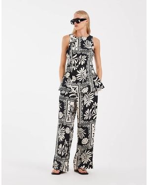 Vero Moda Mid Rise Wide Leg Trouser Co-ord - White