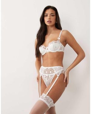 Boux Avenue Evangeline Daisy Lace Suspender Belt - Natural