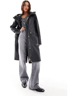 Barbour Wyatt Showerproof Coat - Black