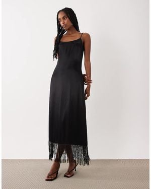 ASOS Vestido Lencero Corto Con Detalle De Flecos De Satén - Blanco