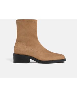 Stradivarius Platte Enkellaarzen Met Suède-Effect - Wit