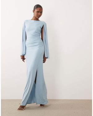 TFNC London Robe longue près du corps froncée sur les côtés avec mancherons - clair - Bleu