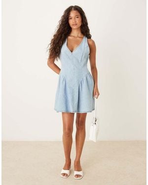 ASOS Vestido Corto Vaquero Con Escote Pronunciado, Laterales Abullonados Y Lavado De -Azul